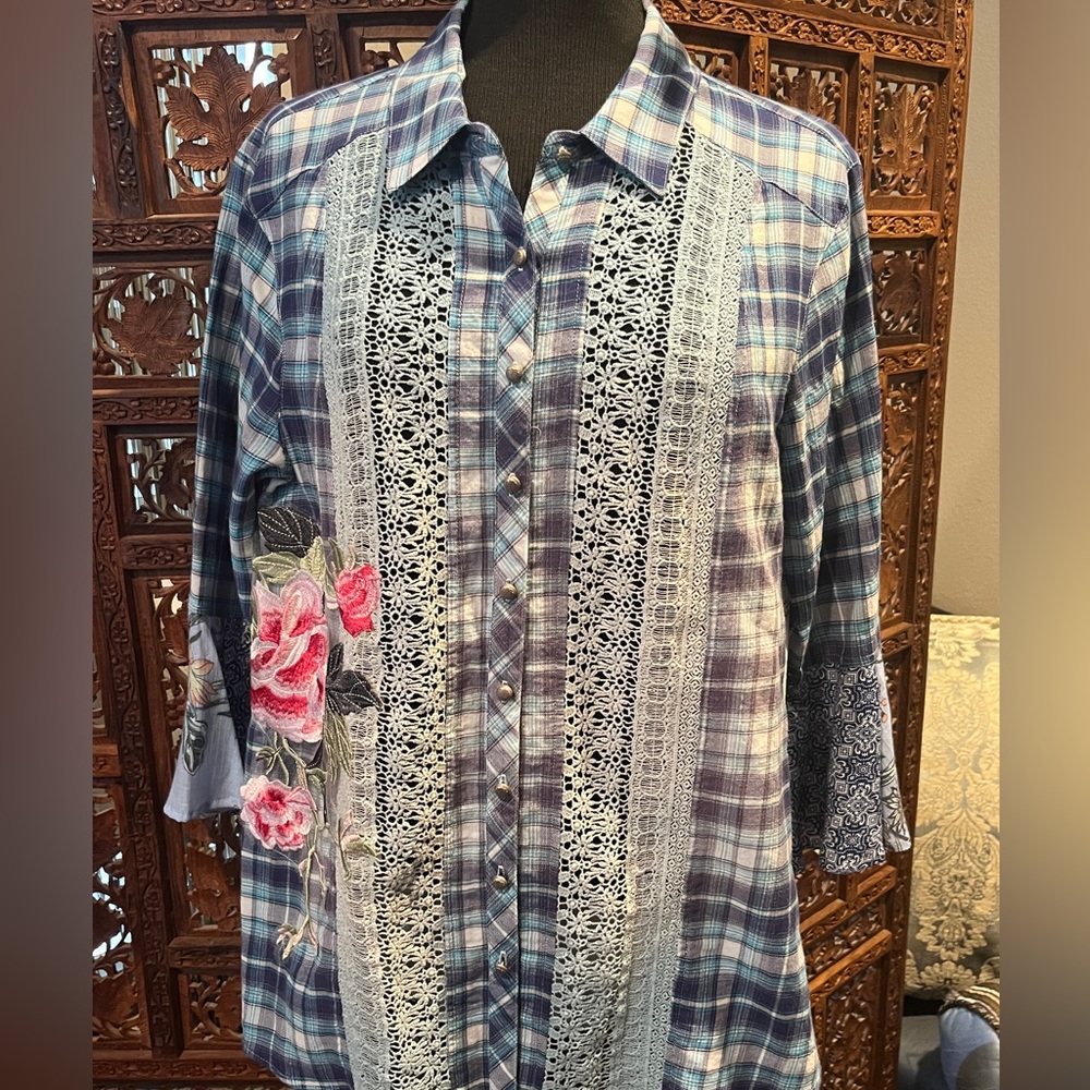 John Mark Women’s Top Blue Mixed Print Shirt Plaid Ruffle Embroidered Size Small